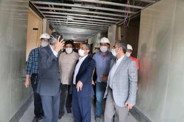 بازدید معاون درمان وزارت بهداشت از دو ابر پروژه در دست احداث سوختگی و سرطان 